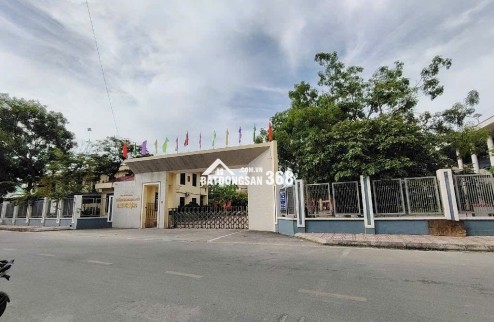 Bán Nhà Đông Khê 70m,3 tầng, 6.2 tỷ sổ đỏ cc. NGÕ RỘNG Ô TÔ ThÔNG , VỊ TRÍ ĐẸP, NỘI THẤT ĐẦY ĐỦ. XÂY ĐỘC LẬP, THOÁNG SÁNG.